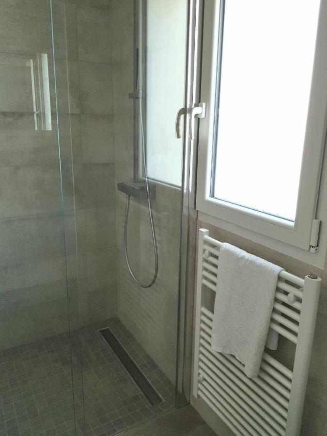 Chambre d'hôtes du Muguet avec SdB privative Le Mans Extérieur photo